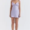 Christa – Besticktes Minikleid in Lavendel Christa – Besticktes Minikleid in Lavendel
