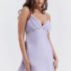 Christa – Besticktes Minikleid in Lavendel Christa – Besticktes Minikleid in Lavendel