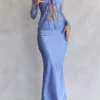 Clara – Midirock aus blauem Satin im Schrägschnitt Clara – Midirock aus blauem Satin im Schrägschnitt