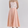 Clarabelle Pfirsichfarbenes Baumwoll-Midi-Sommerkleid mit abnehmbarem Korsett Clarabelle Pfirsichfarbenes Baumwoll-Midi-Sommerkleid mit abnehmbarem Korsett
