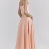 Clarabelle Pfirsichfarbenes Baumwoll-Midi-Sommerkleid mit abnehmbarem Korsett Clarabelle Pfirsichfarbenes Baumwoll-Midi-Sommerkleid mit abnehmbarem Korsett