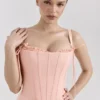 Clarabelle Pfirsichfarbenes Baumwoll-Midi-Sommerkleid mit abnehmbarem Korsett Clarabelle Pfirsichfarbenes Baumwoll-Midi-Sommerkleid mit abnehmbarem Korsett
