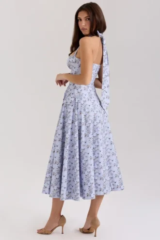 Claudia – Midi-Kleid aus Stretch-Baumwolle mit blauem Blumenprint und Neckholder-Ausschnitt