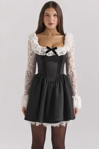 Cleora Schwarzes Minikleid mit Spitzenrüschen