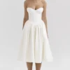 Coco Vintage Midi-Kleid aus elfenbeinfarbenem Satin Coco Vintage Midi-Kleid aus elfenbeinfarbenem Satin
