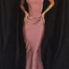 Colette Rose Satin-Midirock mit niedriger Taille Colette Rose Satin-Midirock mit niedriger Taille