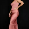Colette Rose Satin-Midirock mit niedriger Taille Colette Rose Satin-Midirock mit niedriger Taille