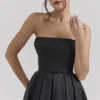 Contessa Schwarzes trägerloses Midi-Korsetts-Kleid aus Satin Contessa Schwarzes trägerloses Midi-Korsetts-Kleid aus Satin