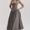 Coquette Smoke Neckholder-Midi-Kleider Coquette Smoke Neckholder-Midi-Kleider