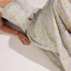 Cora Midi-Rock aus Baumwolle mit zartblauem Vintage-Blumenprint