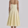 Dahlia Lemon Baumwoll-Midi-Sommerkleid im Prinzess-Schnitt Dahlia Lemon Baumwoll-Midi-Sommerkleid im Prinzess-Schnitt