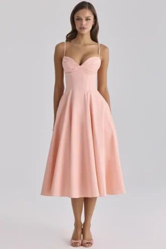 Dahlia Pfirsichfarbenes Midi-Sommerkleid aus plissierter Baumwolle Dahlia Pfirsichfarbenes Midi-Sommerkleid aus plissierter Baumwolle