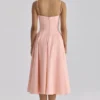 Dahlia Pfirsichfarbenes Midi-Sommerkleid aus plissierter Baumwolle Dahlia Pfirsichfarbenes Midi-Sommerkleid aus plissierter Baumwolle
