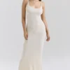Dara Ecru Rose besticktes Maxikleid Dara Ecru Rose besticktes Maxikleid