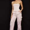 Daria Crystal Satin Cargo-Hose mit geradem Bein Daria Crystal Satin Cargo-Hose mit geradem Bein