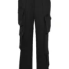 Daria – Gerade geschnittene Cargo-Hose aus schwarzem Satin Daria – Gerade geschnittene Cargo-Hose aus schwarzem Satin