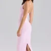 Das „Hourglass“ Midi-Bandage-Kleid in Babyrosa