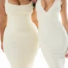 Das klassische Midi-Bandage-Kleid in Elfenbein