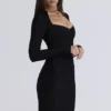 Das Naomi Black Langarm-Bandage-Minikleid Das Naomi Black Langarm-Bandage-Minikleid