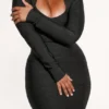 Das Naomi Black Langarm-Bandage-Minikleid Das Naomi Black Langarm-Bandage-Minikleid