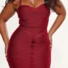 Das Supermodel Ruby Halter-Neck-Bandage-Midi-Kleid Das Supermodel Ruby Halter-Neck-Bandage-Midi-Kleid