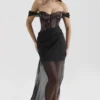 Debut Schwarzes schulterfreies Maxikleid aus Spitze Debut Schwarzes schulterfreies Maxikleid aus Spitze