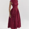 Debutante Berry Lace Rückenfreies Midikleid Debutante Berry Lace Rückenfreies Midikleid
