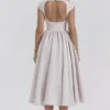 Debutante French Dove Moiré-Satin-Midi-Kleider mit Rückenausschnitt Debutante French Dove Moiré-Satin-Midi-Kleider mit Rückenausschnitt