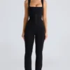 Die taillierte Hose Schwarze Stretch-Hose Die taillierte Hose Schwarze Stretch-Hose