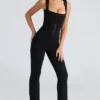 Die taillierte Hose Schwarze Stretch-Hose Die taillierte Hose Schwarze Stretch-Hose