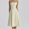 Dolly Matcha-Grünes Baumwoll-Midi-Sommerkleid mit ausgestelltem Rock Dolly Matcha-Grünes Baumwoll-Midi-Sommerkleid mit ausgestelltem Rock