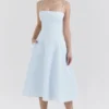 Dolly – Midi-Sommerkleid aus weicher blauer Stretch-Baumwolle in A-Linie Dolly – Midi-Sommerkleid aus weicher blauer Stretch-Baumwolle in A-Linie