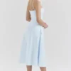 Dolly – Midi-Sommerkleid aus weicher blauer Stretch-Baumwolle in A-Linie Dolly – Midi-Sommerkleid aus weicher blauer Stretch-Baumwolle in A-Linie