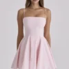 Dolly Pink Baumwoll-Sommerkleid mit ausgestelltem Rock Dolly Pink Baumwoll-Sommerkleid mit ausgestelltem Rock