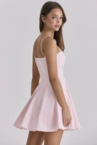 Dolly Pink Baumwoll-Sommerkleid mit ausgestelltem Rock Dolly Pink Baumwoll-Sommerkleid mit ausgestelltem Rock