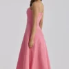 Dolly Raspberry Baumwoll-Midi-Sommerkleid mit ausgestelltem Rock Dolly Raspberry Baumwoll-Midi-Sommerkleid mit ausgestelltem Rock