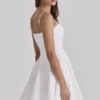Dolly – Weißes, ausgestelltes Mini-Sommerkleid aus Baumwolle Dolly – Weißes, ausgestelltes Mini-Sommerkleid aus Baumwolle