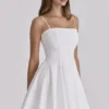 Dolly – Weißes, ausgestelltes Mini-Sommerkleid aus Baumwolle Dolly – Weißes, ausgestelltes Mini-Sommerkleid aus Baumwolle