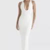 Eleanora – Elfenbeinfarbenes Maxikleid mit tiefem Ausschnitt