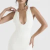 Eleanora – Elfenbeinfarbenes Maxikleid mit tiefem Ausschnitt