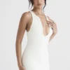 Eleanora – Elfenbeinfarbenes Maxikleid mit tiefem Ausschnitt
