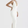 Eleanora – Elfenbeinfarbenes Maxikleid mit tiefem Ausschnitt