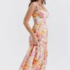 Elia Elfenbeinfarbenes Midi-Sommerkleid mit Blumenmuster Elia Elfenbeinfarbenes Midi-Sommerkleid mit Blumenmuster