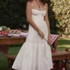 Elia Weißes Midi-Sommerkleid mit Broderie Anglaise Elia Weißes Midi-Sommerkleid mit Broderie Anglaise