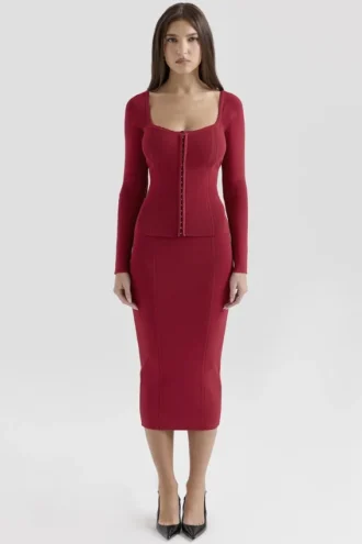 Eliane Roter figurbetonter Midirock