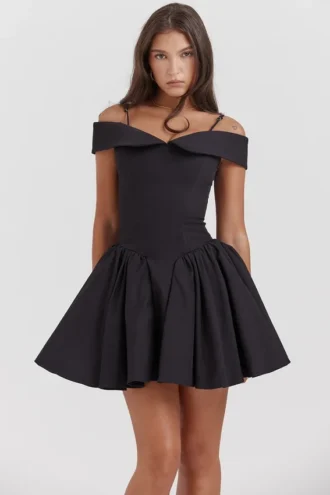 Elida Schwarzes schulterfreies Minikleid