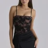 Eliette – Schwarzes Maxikleid aus verzierter Spitze und Satin Eliette – Schwarzes Maxikleid aus verzierter Spitze und Satin