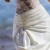 Eliette – Weißes Maxikleid aus verzierter Spitze und Satin Eliette – Weißes Maxikleid aus verzierter Spitze und Satin