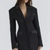Ellis Schwarzer Blazer mit Satinbesatz und Sanduhr-Silhouette Ellis Schwarzer Blazer mit Satinbesatz und Sanduhr-Silhouette