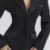 Ellis Schwarzer Blazer mit Satinbesatz und Sanduhr-Silhouette Ellis Schwarzer Blazer mit Satinbesatz und Sanduhr-Silhouette